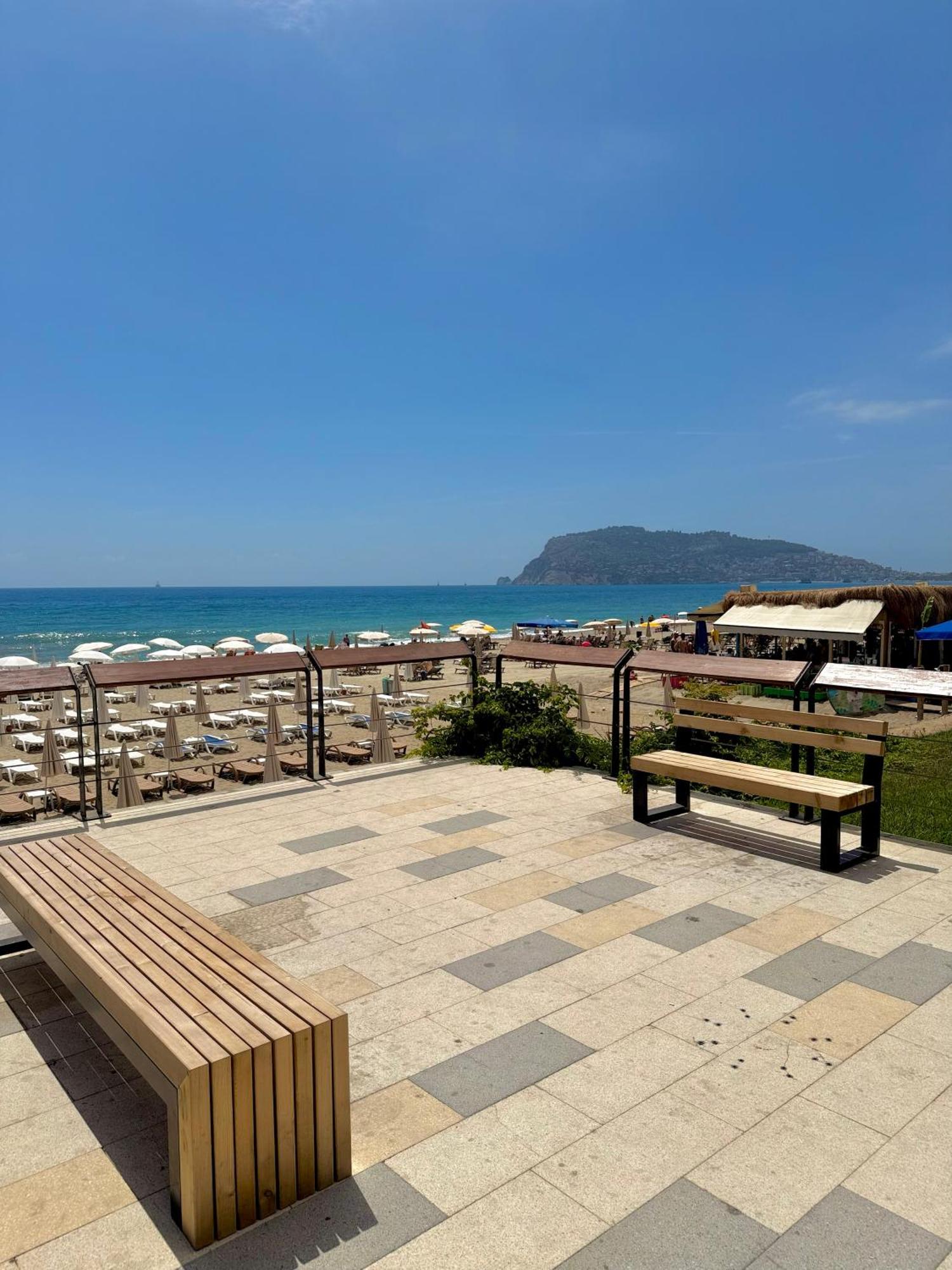 Sa Apartments! Beachfront Apartment With Sea View & Pool Αλάνια Εξωτερικό φωτογραφία